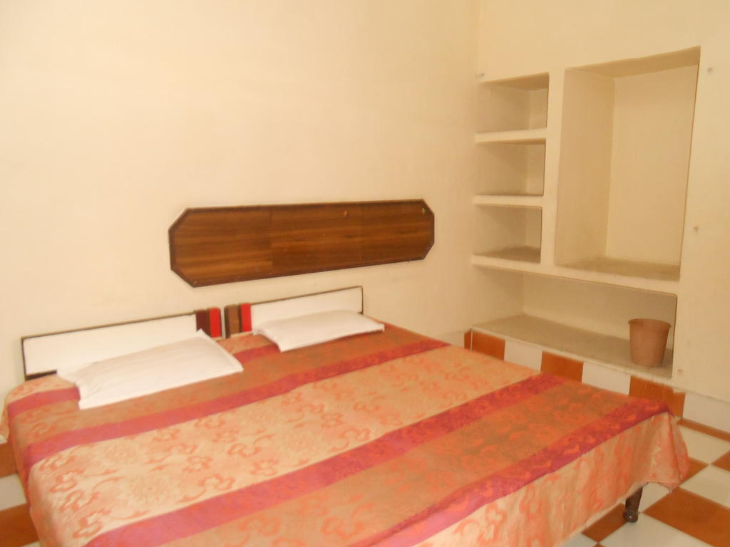 ماثورا Gaurav Guest House المظهر الخارجي الصورة